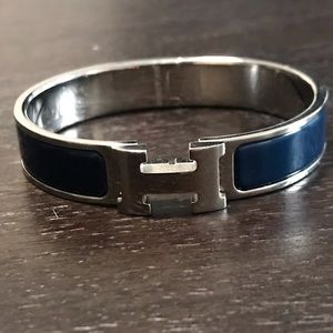 Hermès thin navy bracelet Barely Worn!